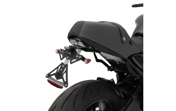 SUPPORT DE PLAQUE YAMAHA TRACER 900 (2022-2023) BARRACUDA